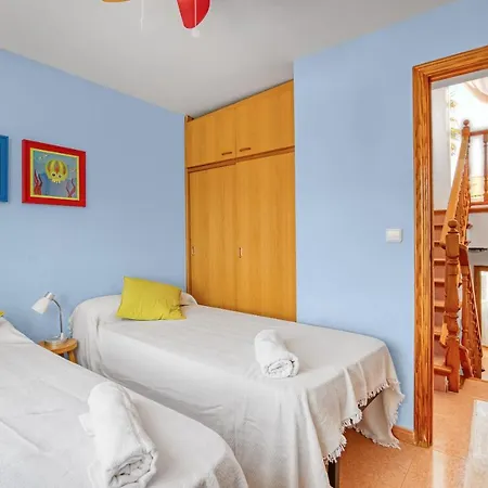 Dali 4003 Holiday home